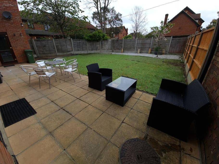 London Luxury 6 Bedroom Family House Sleeps 12 People Parking For 4 Cars Close To Tube. Chigwell Ngoại thất bức ảnh