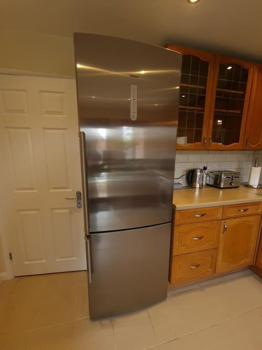 London Luxury 6 Bedroom Family House Sleeps 12 People Parking For 4 Cars Close To Tube. Chigwell Ngoại thất bức ảnh